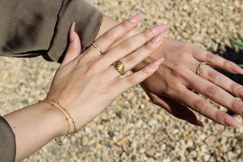 Najla Gold Thick Twist Ring